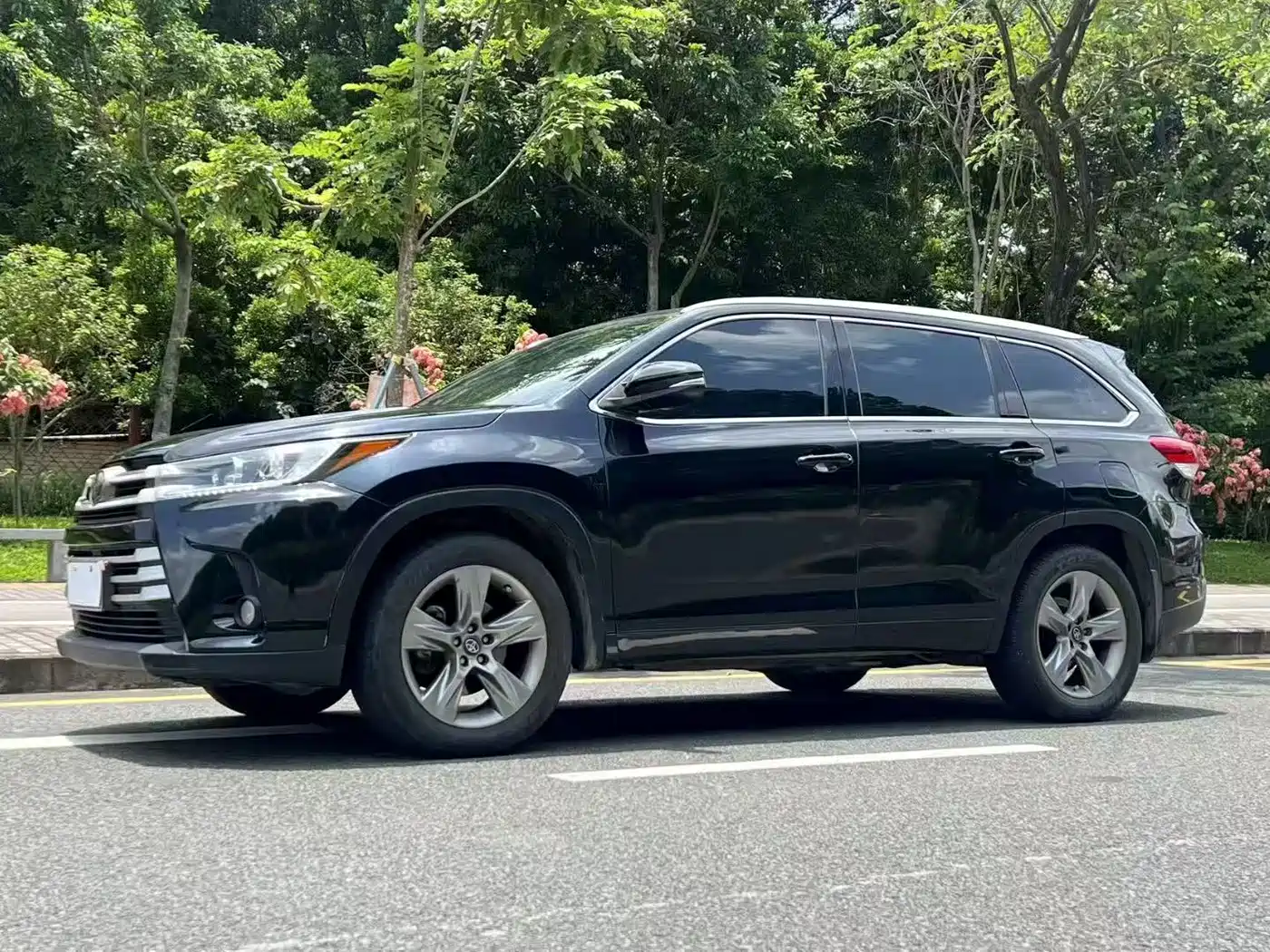 TOYOTA HIGHLANDER