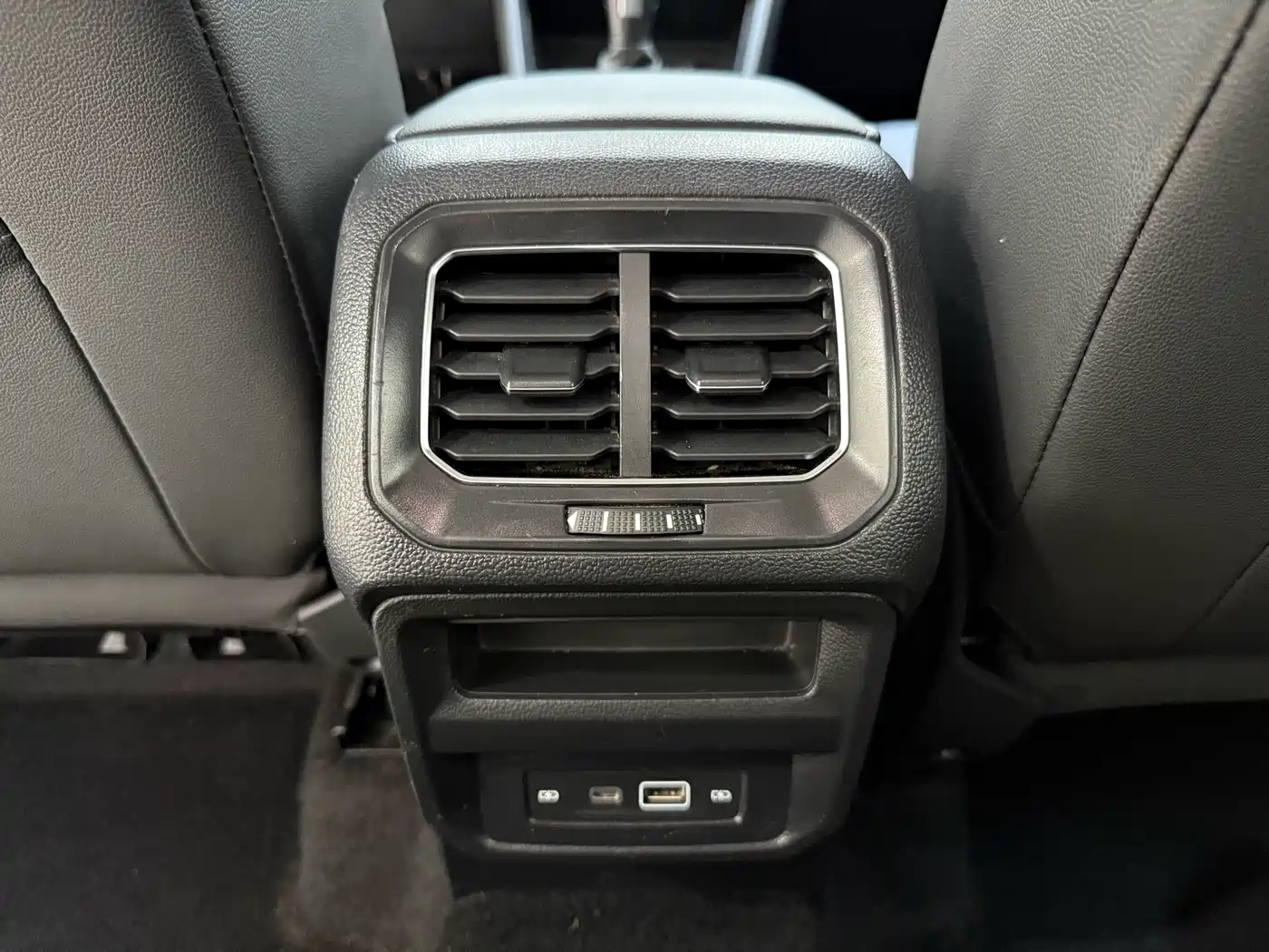 Volkswagen Tiguan L 2023 330TSI Auto 2WD Comfort Edition фото 14
