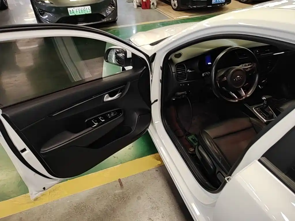 Kia K2 2018 2017 Sedan 1.4L AT GLS