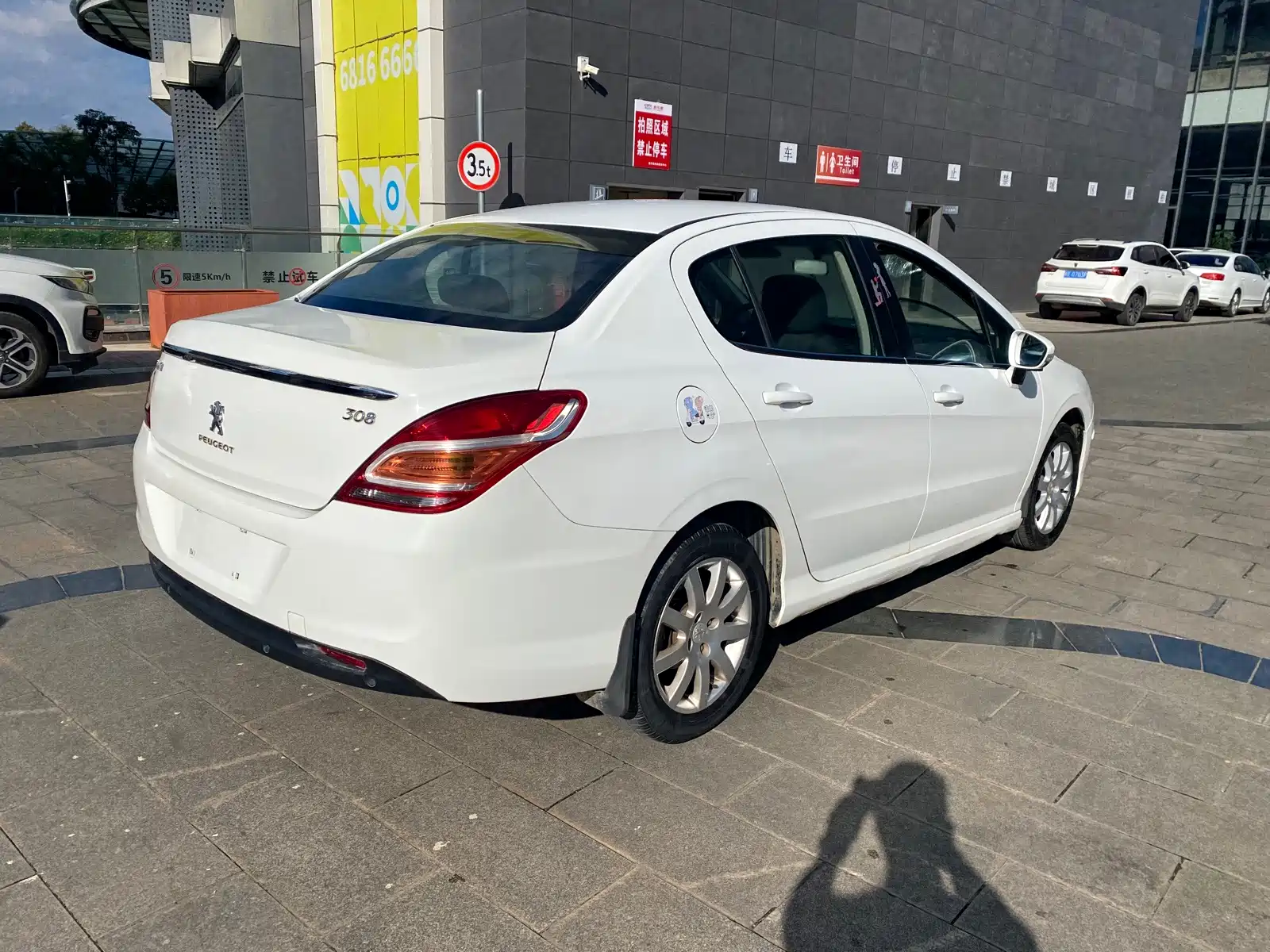 Фото 4 - Peugeot 308