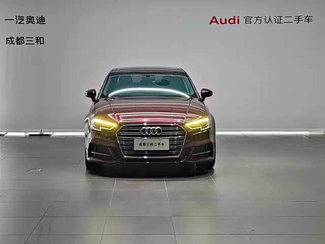 Audi A3 2018 30th Anniversary Limousine 35 TFSI Fashion — фото 2
