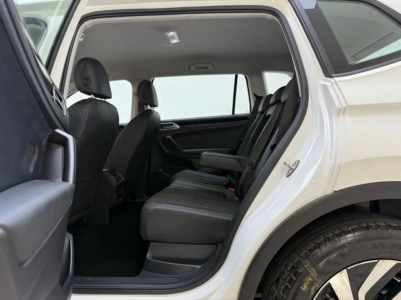Volkswagen Tiguan L 2023 330TSI Auto 2WD Comfort Edition фото 6