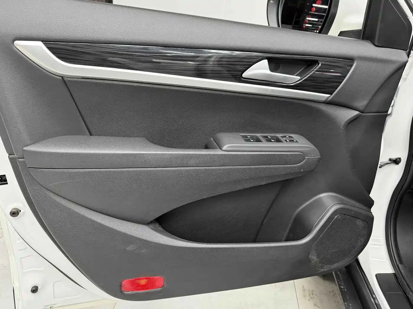 Dongfeng Aeolus Dongfeng Fengshen AX7 2017 2016 2.0L Automatic Smart Comfort