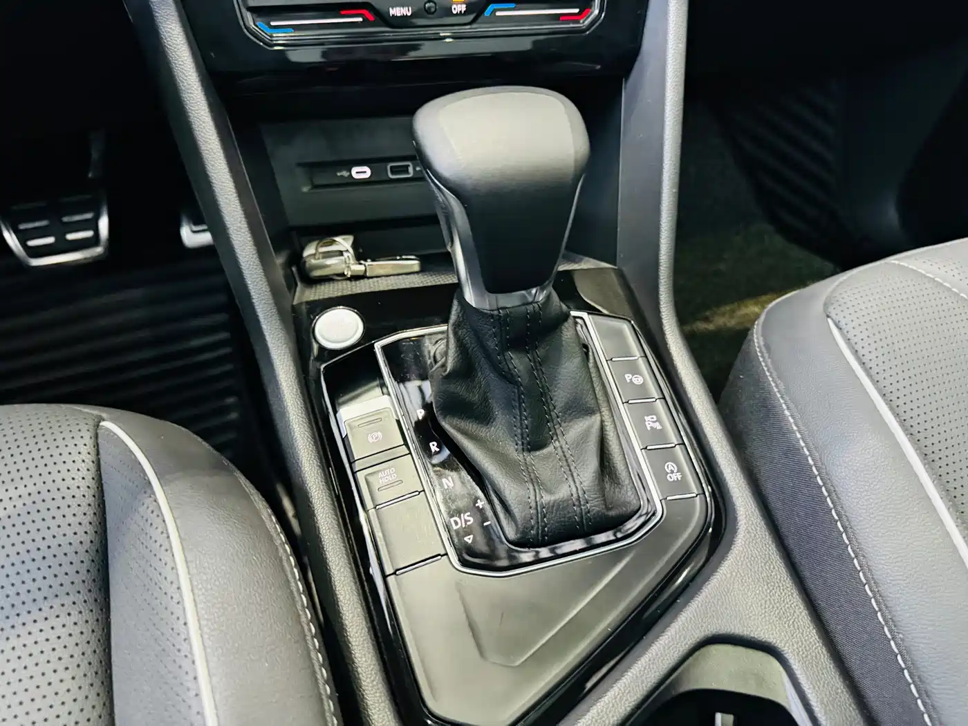 Volkswagen Tiguan L 2022 330TSI Auto 2WD R-Line Premium Edition фото 13