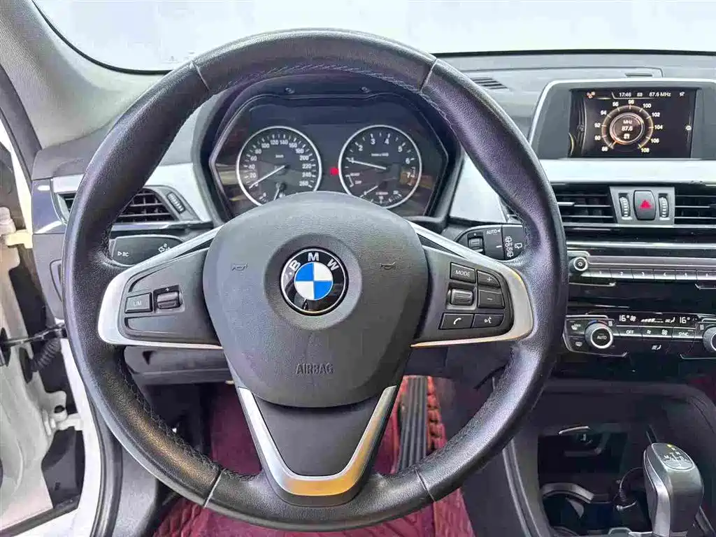 BMW X1 2016 sDrive18Li Fashion Model фото 12