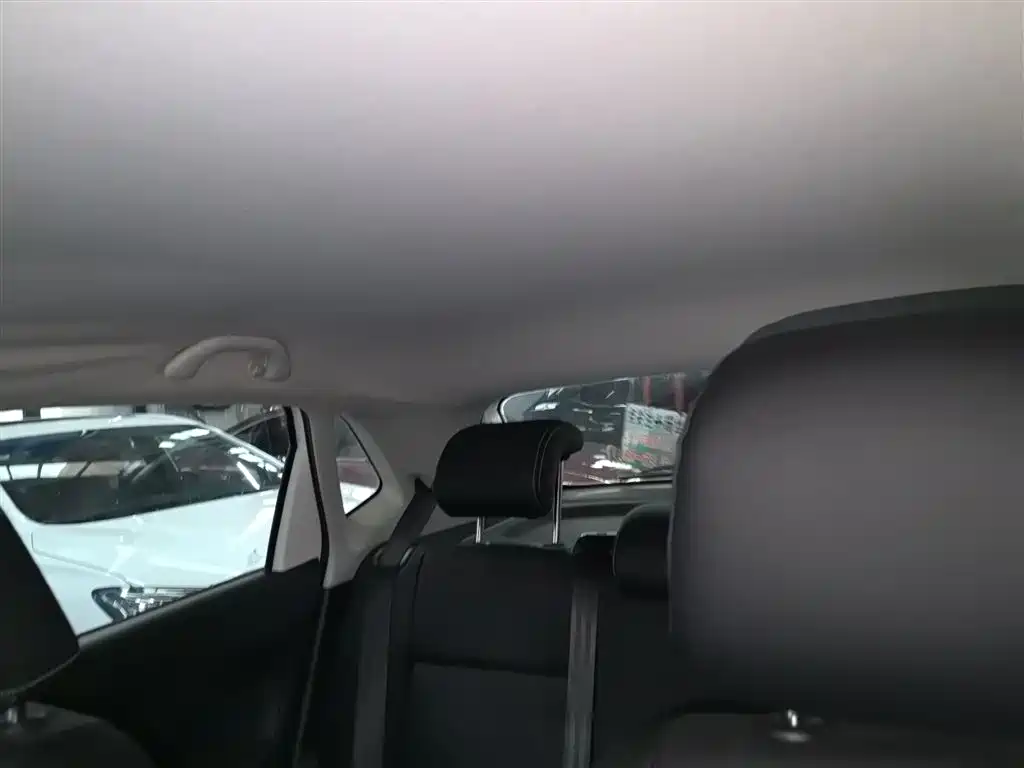 Volkswagen Polo 2016 1.4L Automatic Trend фото 18
