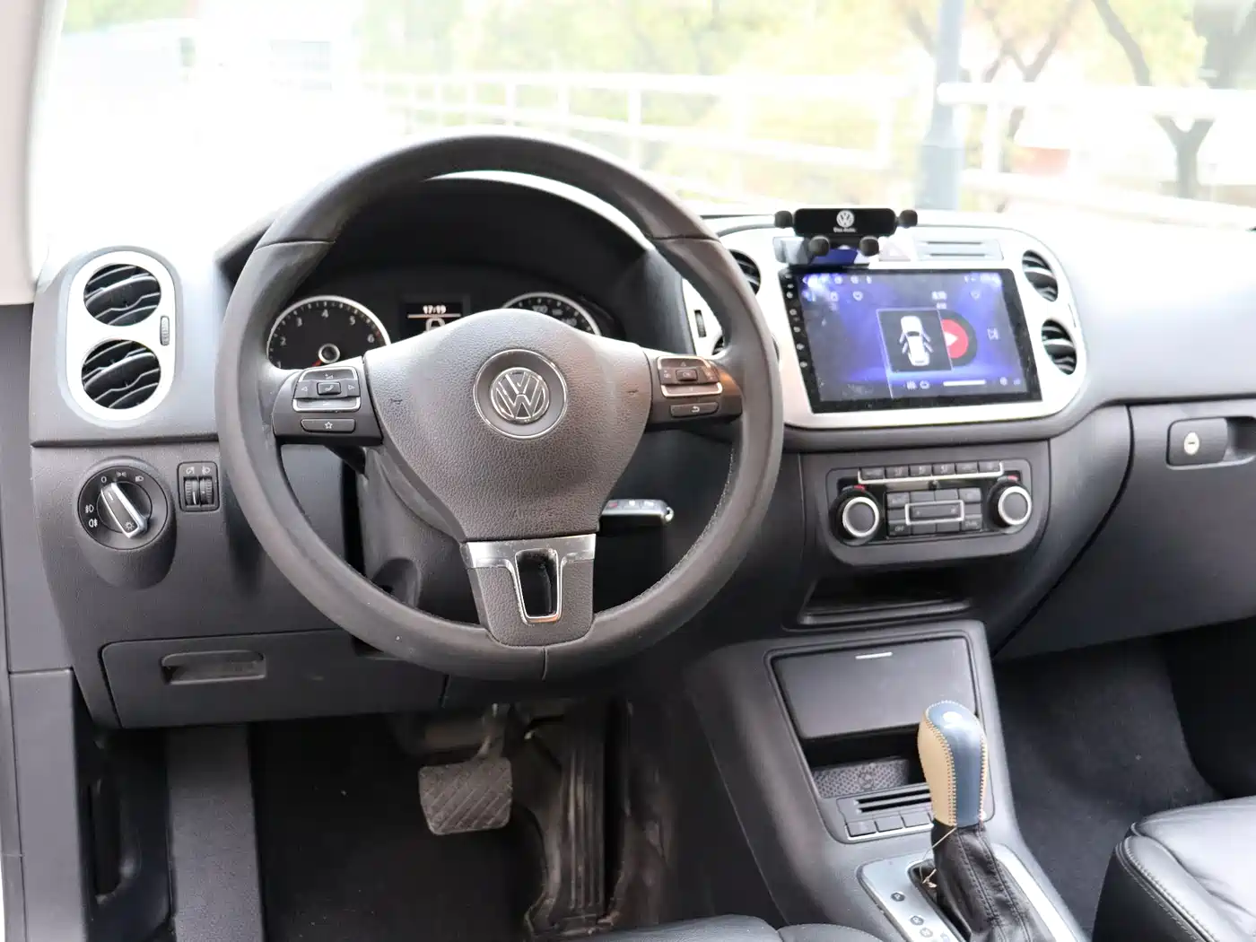 Volkswagen Tiguan 2012 1.8TSI Automatic 2WD Trend Edition фото 14