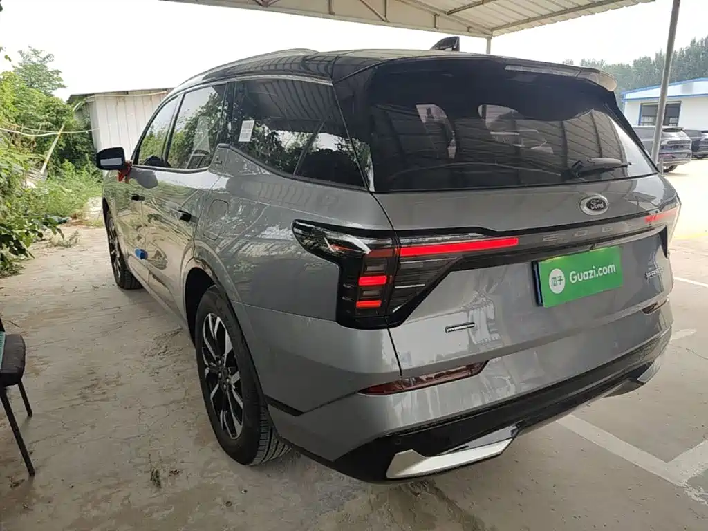 2025 Ford Edge
