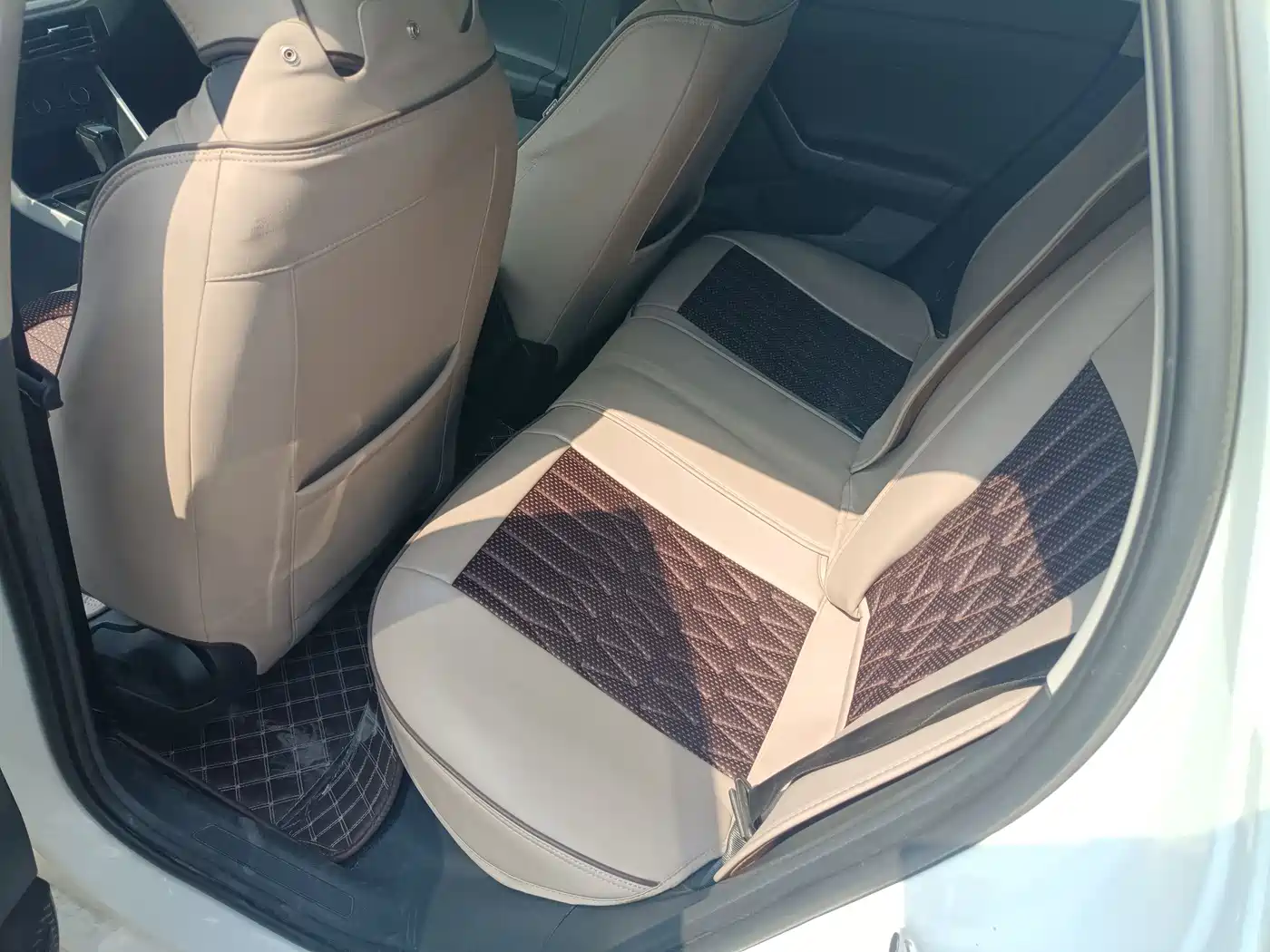 Volkswagen Polo 2019 Plus 1.5L Automatic Colorful Tech Edition фото 7