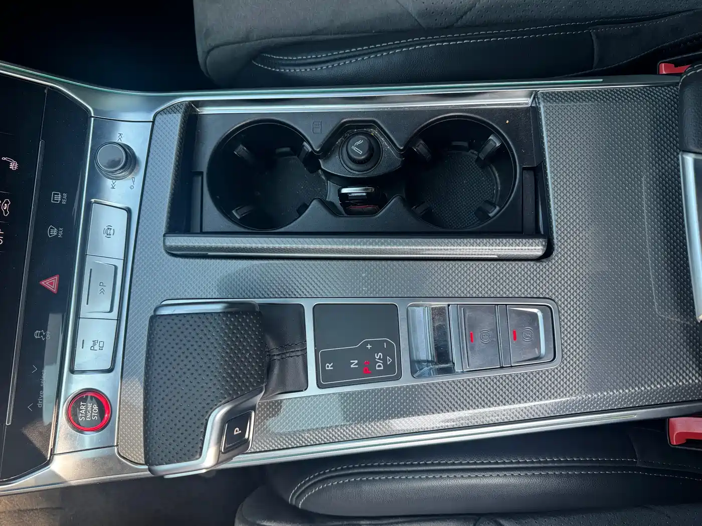 Audi A6L 2024 55 TFSI quattro Exclusive Dynamic фото 18