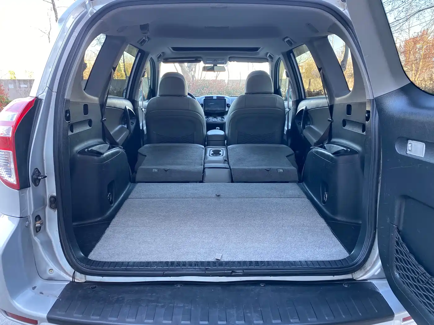 Toyota RAV4 Rongfang 2010 2.4L Automatic Luxury Upgrade Edition фото 10
