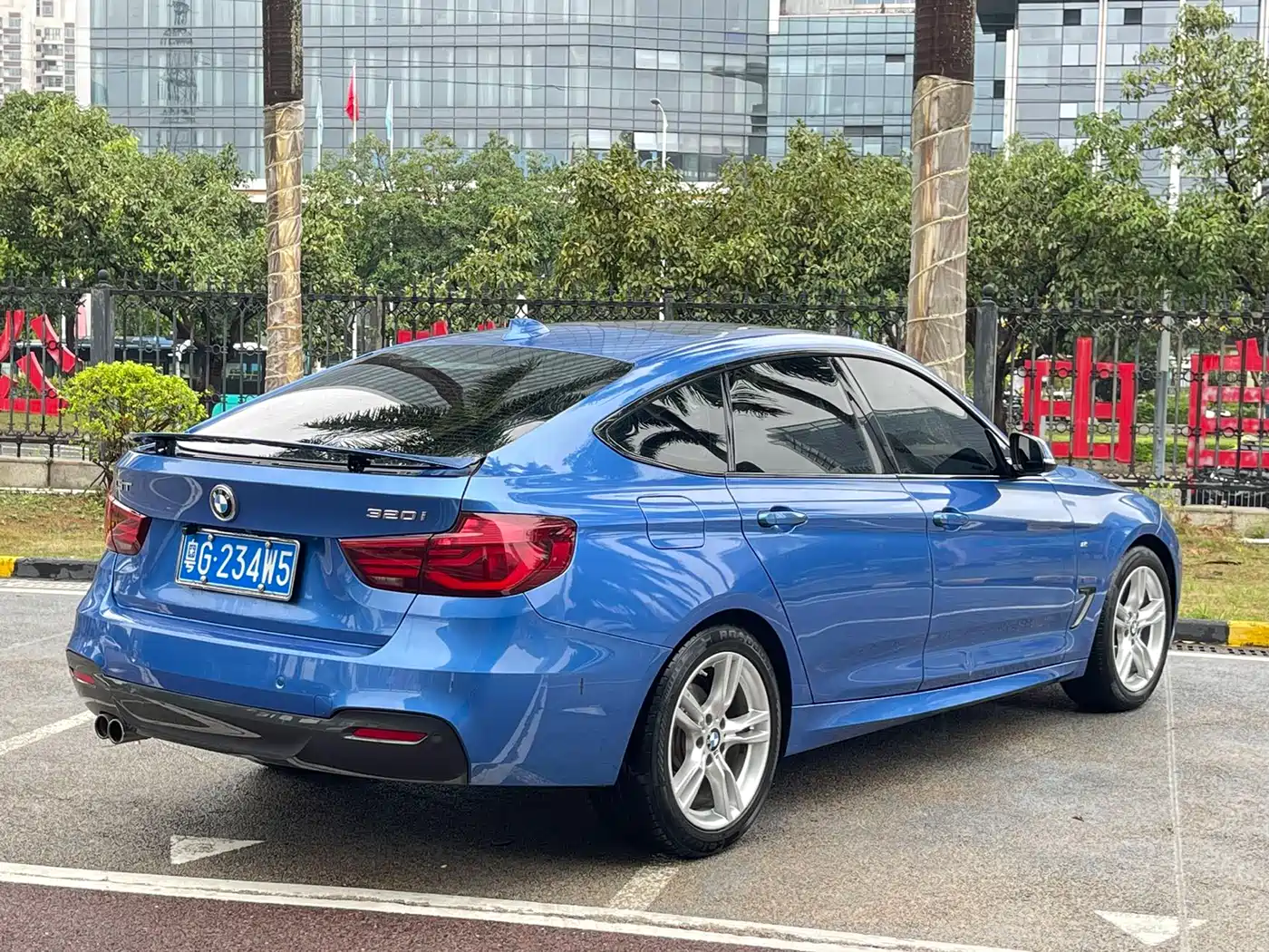 BMW 3 Series GT 2019 320i M Sport Package фото 4