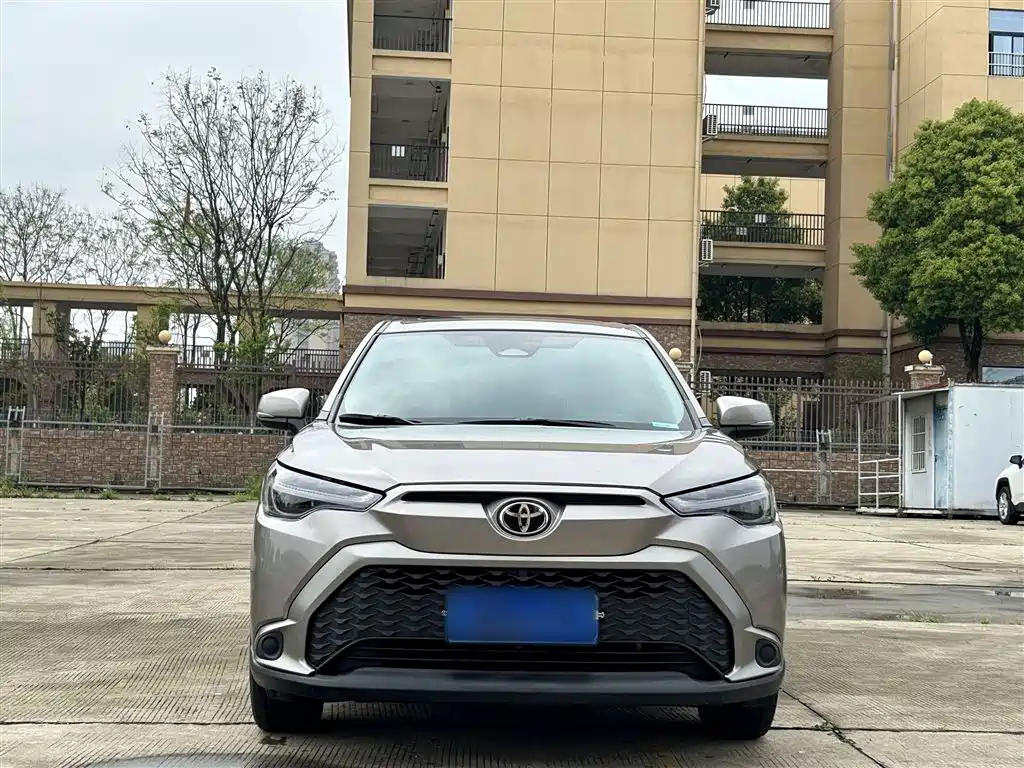 Toyota Frontlander 2023 2.0L CVT Luxury Edition фото 12