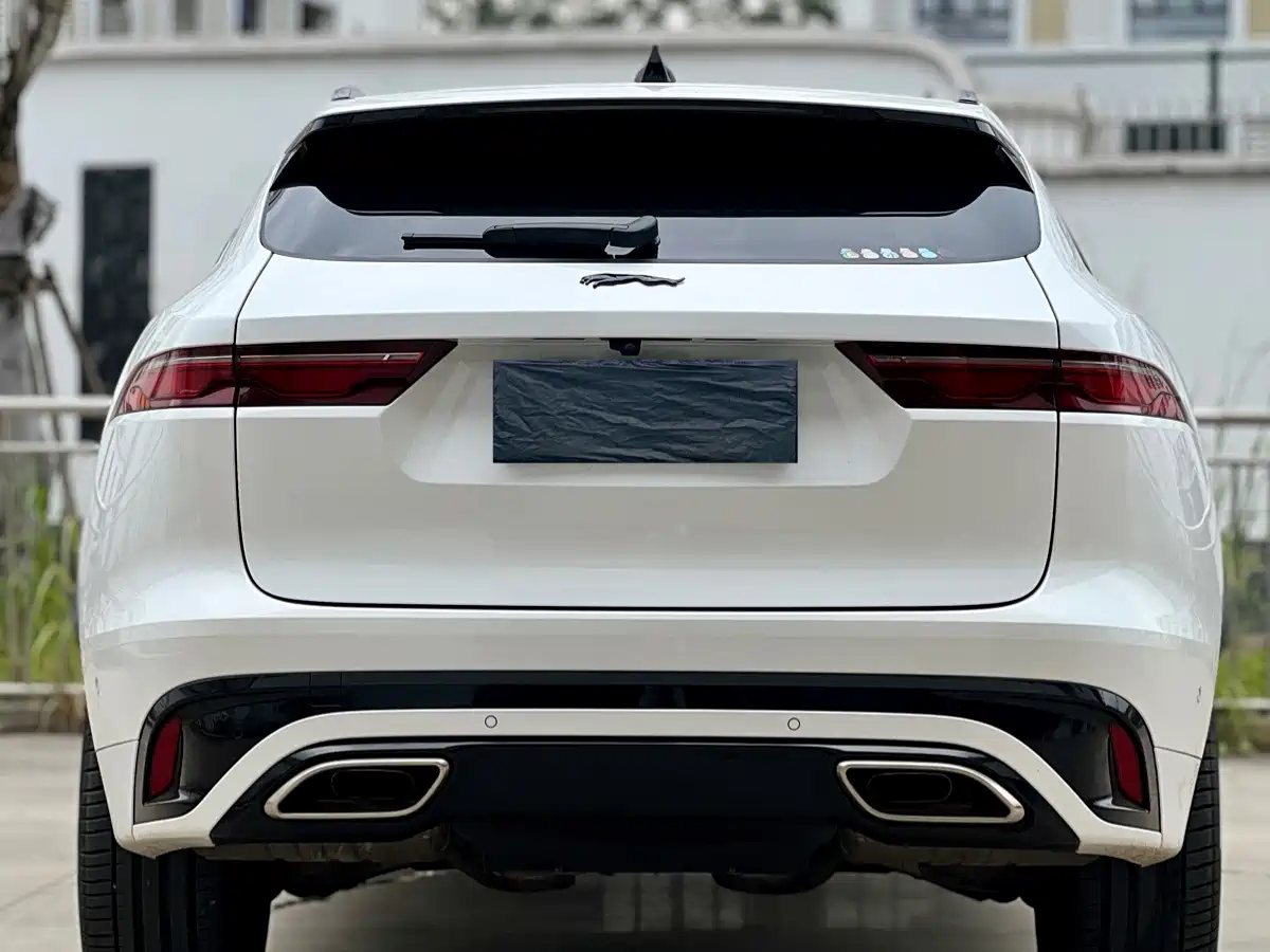 Фото 5 - Jaguar F-PACE