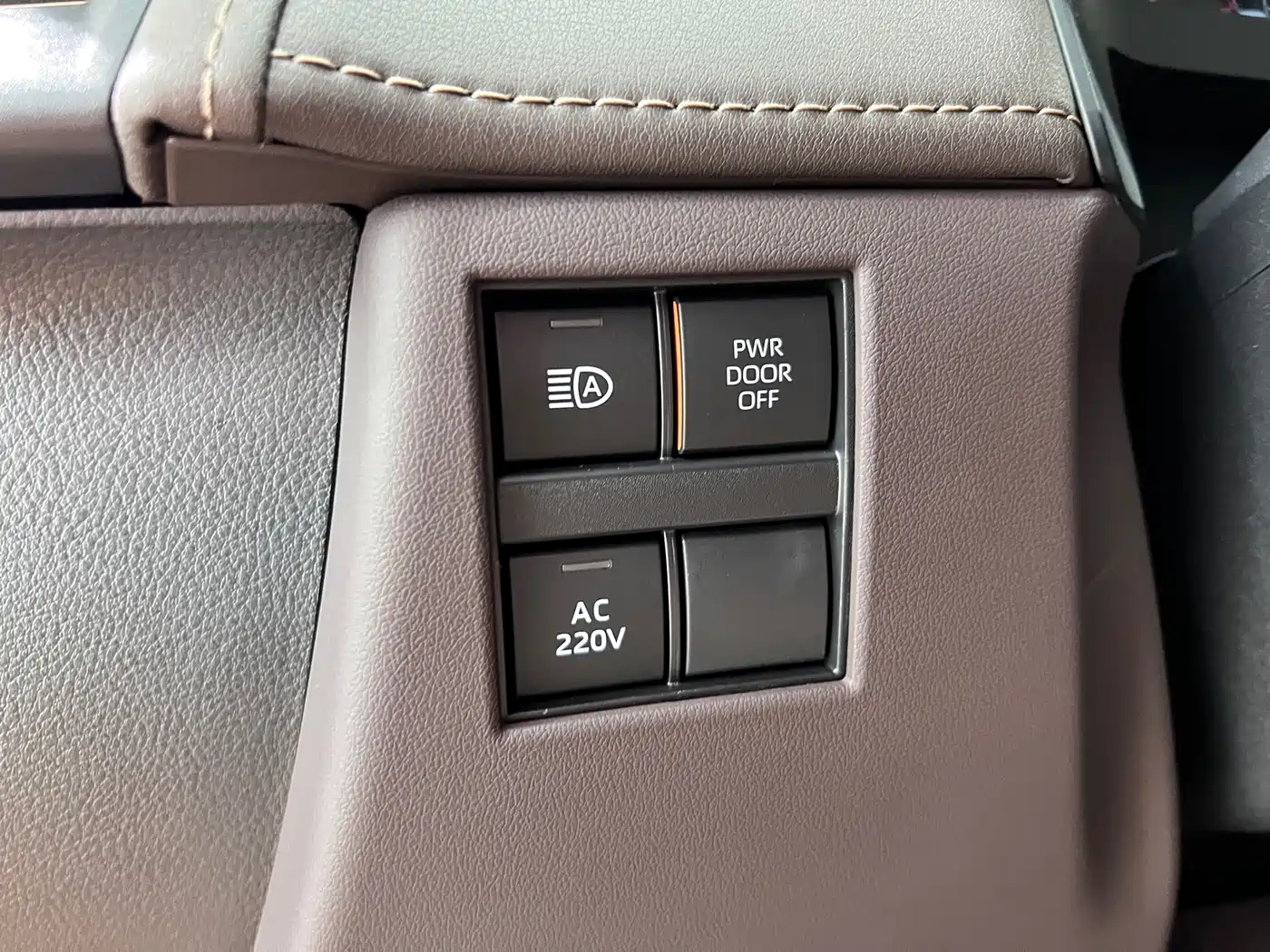 Toyota Vellfire 2024 Crown Hybrid 2.5L Executive Premium Edition фото 18