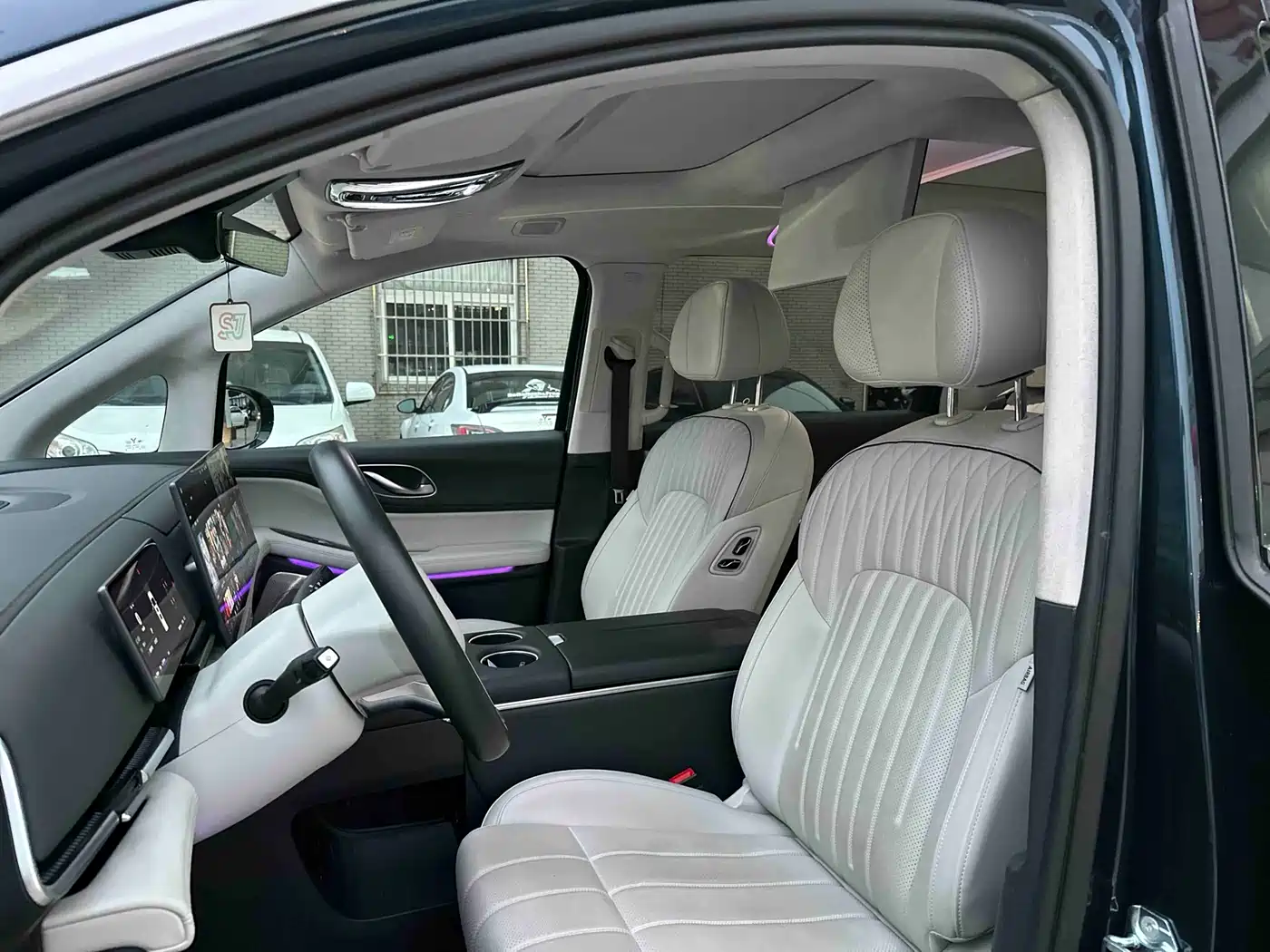 Voyah Auto Voyah Dreamer 2025 PHEV AWD Flagship Kunpeng Edition фото 17