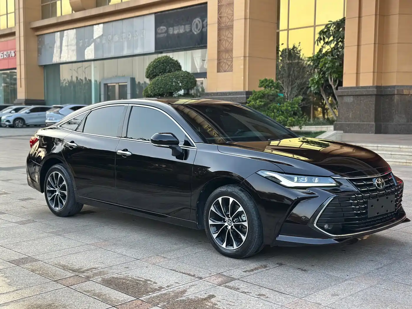 Toyota Avalon 2023 2.0L Luxury Edition фото 3