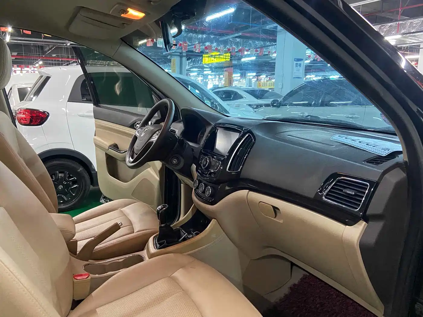 Baojun 730 2014 2014 1.5L Manual Comfort 7-seater