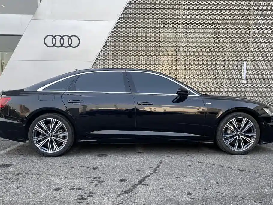 Audi A6L 2024 45 TFSI quattro Premium Dynamic фото 3