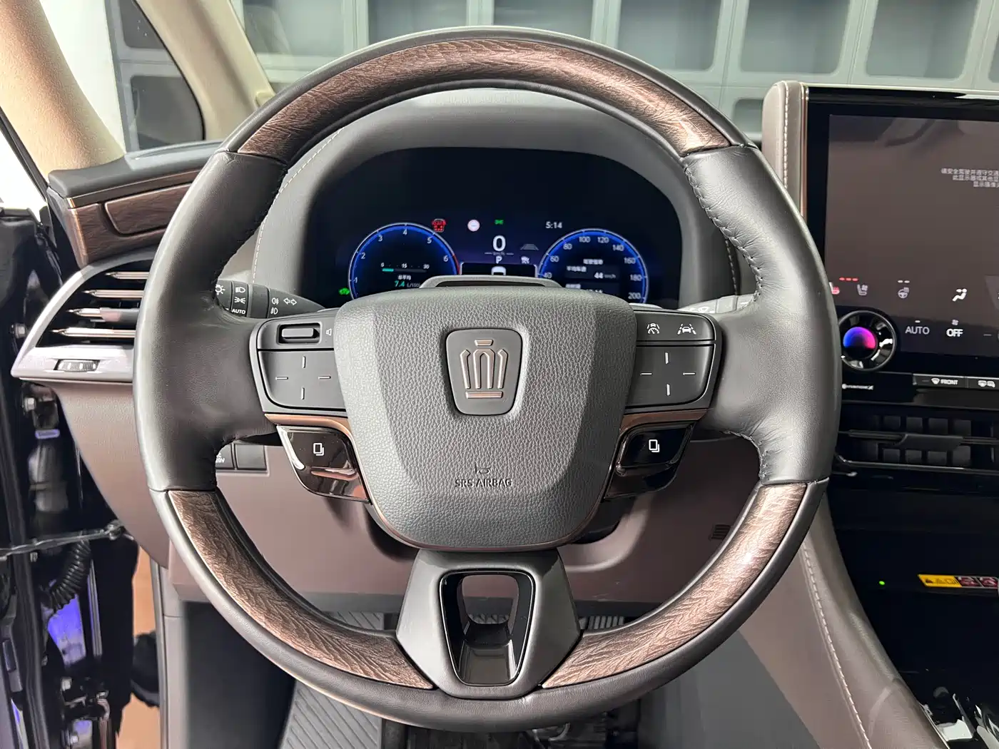 Toyota Vellfire 2024 Crown Hybrid 2.5L Executive Premium Edition фото 21