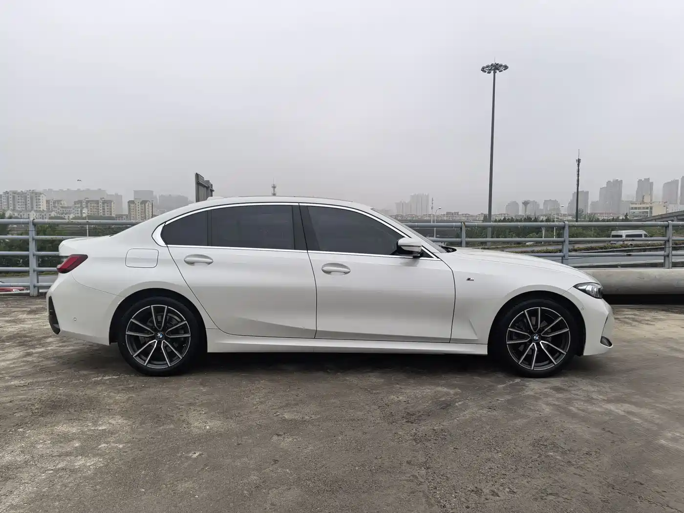 BMW 3 Series 2024 325Li M Sport Package фото 4