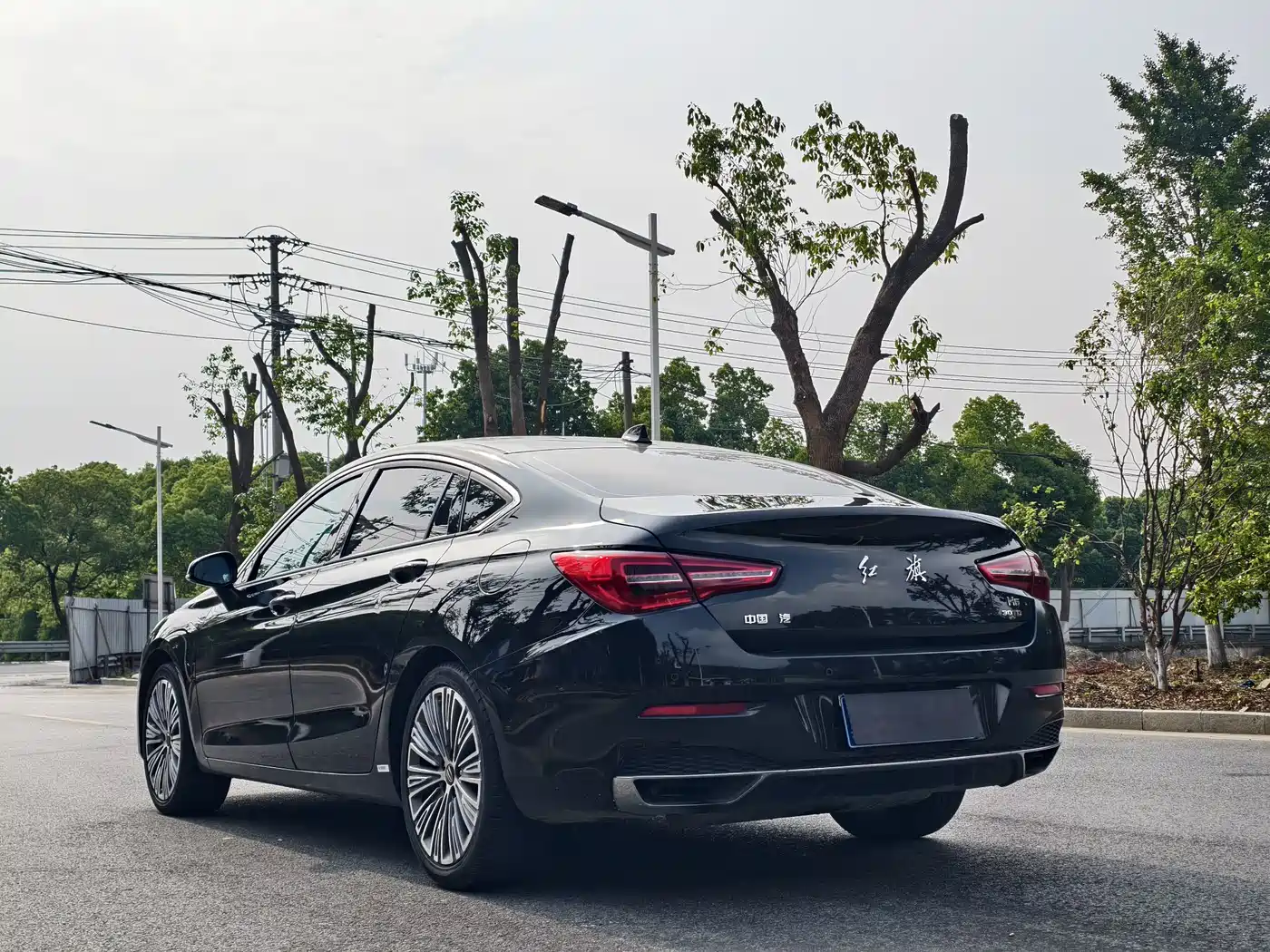 Hongqi H5 2022 Classic Facelift 1.5T DCT Flag Rhythm Edition фото 6