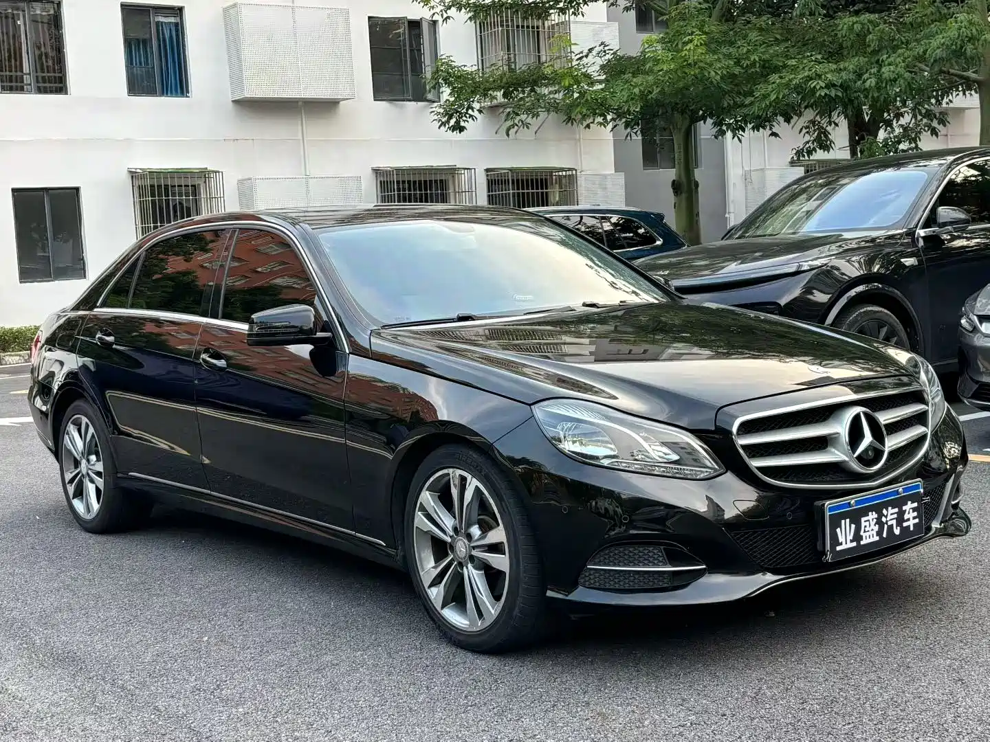 Photo 2 - Mercedes-Benz E-Class