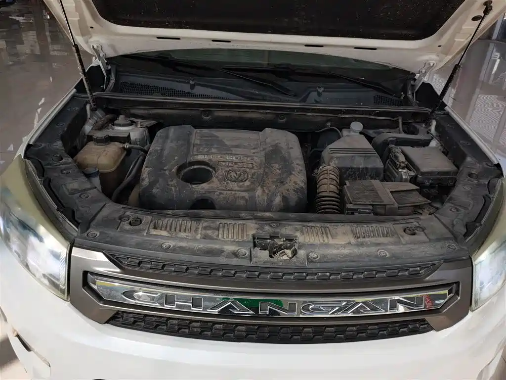 Фото 20 - Changan CS75