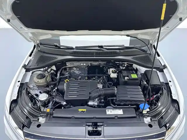 Volkswagen Lavida 2023 1.5L Auto Five Million Edition фото 17