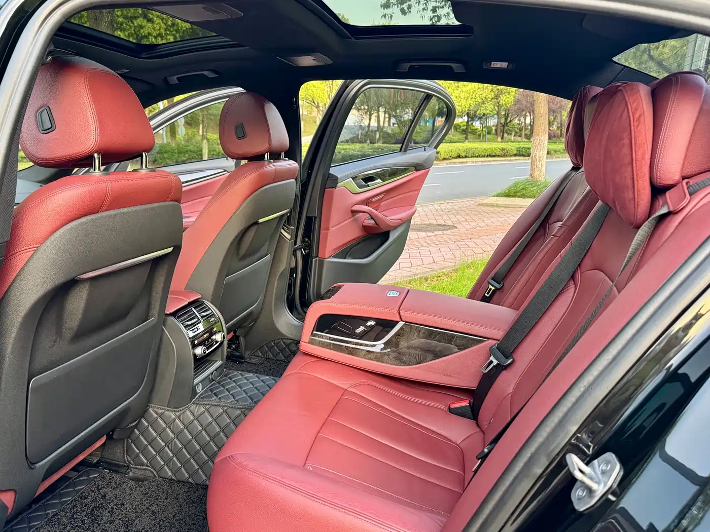 BMW 5 Series 2019 530Li Leading M Sport Package фото 11