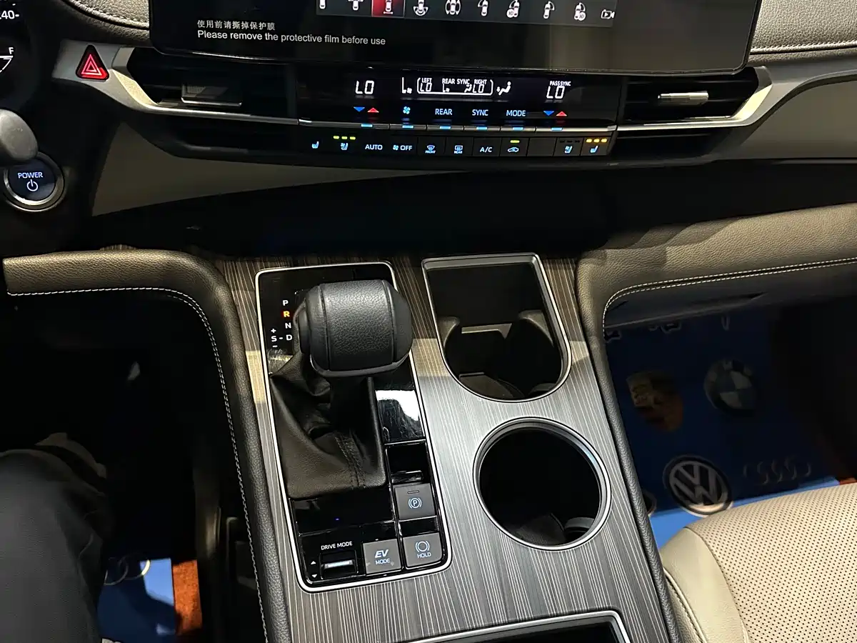Toyota Sienna 2021 2.5L Hybrid Premium Edition фото 16