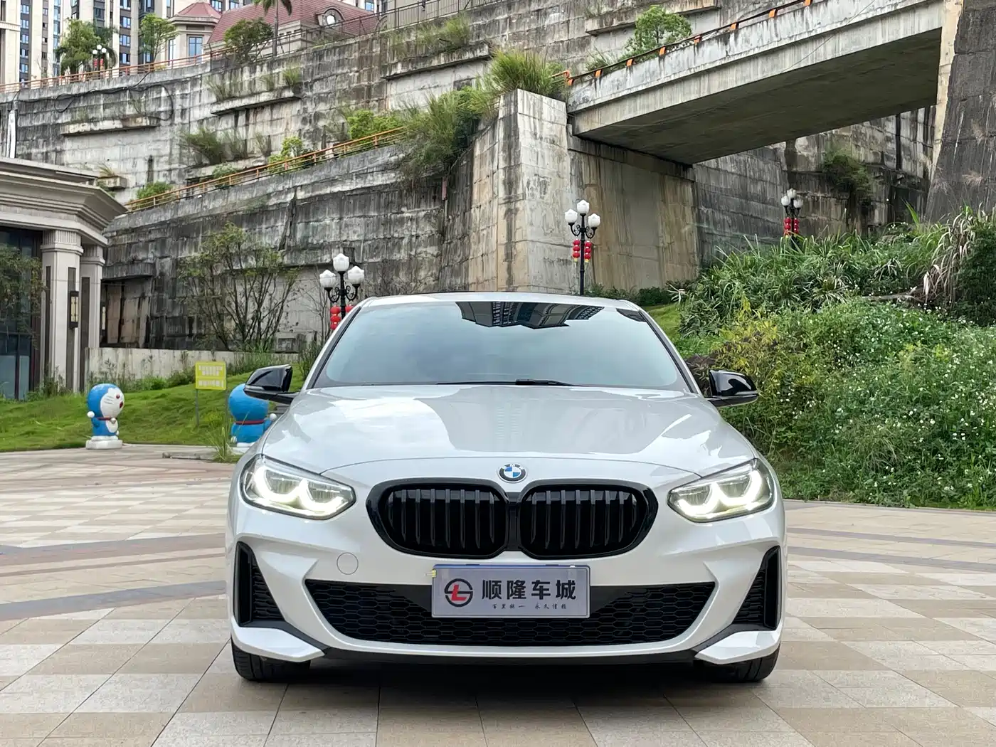 BMW 1 Series 2023 120i M Sport Shadow Edition фото 3