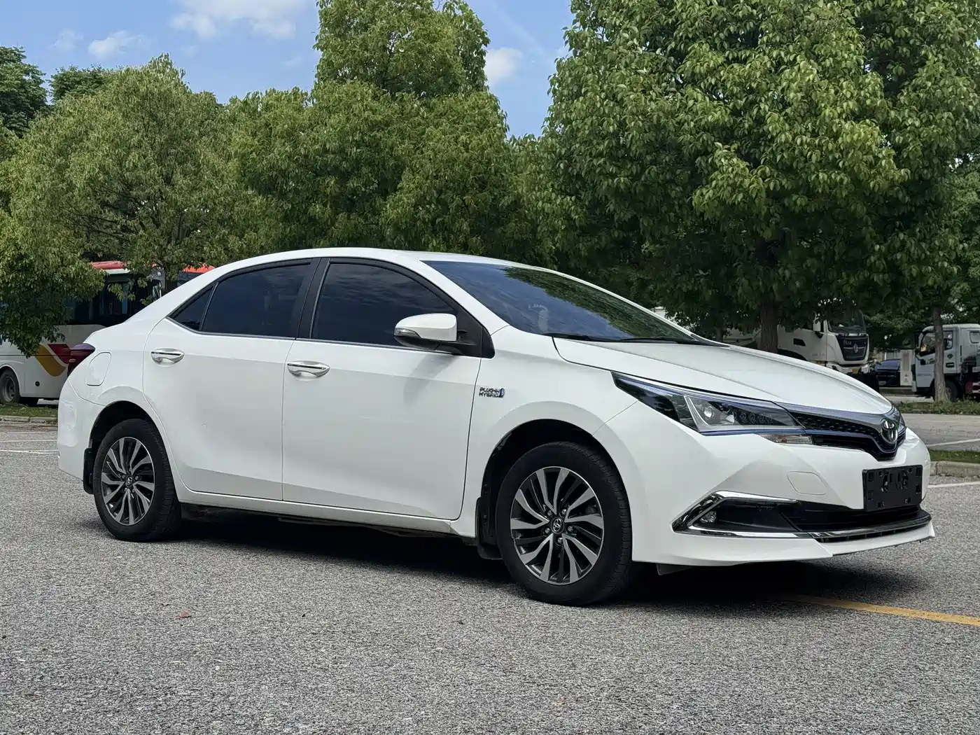 Toyota Corolla Twin Engine E+ 2020 1.8L E-CVT Comfort Edition фото 3