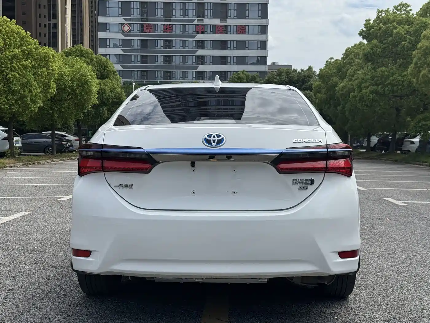 Toyota Corolla Twin Engine E+ 2020 1.8L E-CVT Comfort Edition фото 12