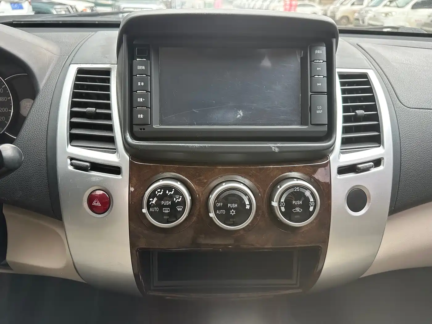 Mitsubishi Pajero Sport 2013 3.0L Automatic 4WD Flagship фото 14