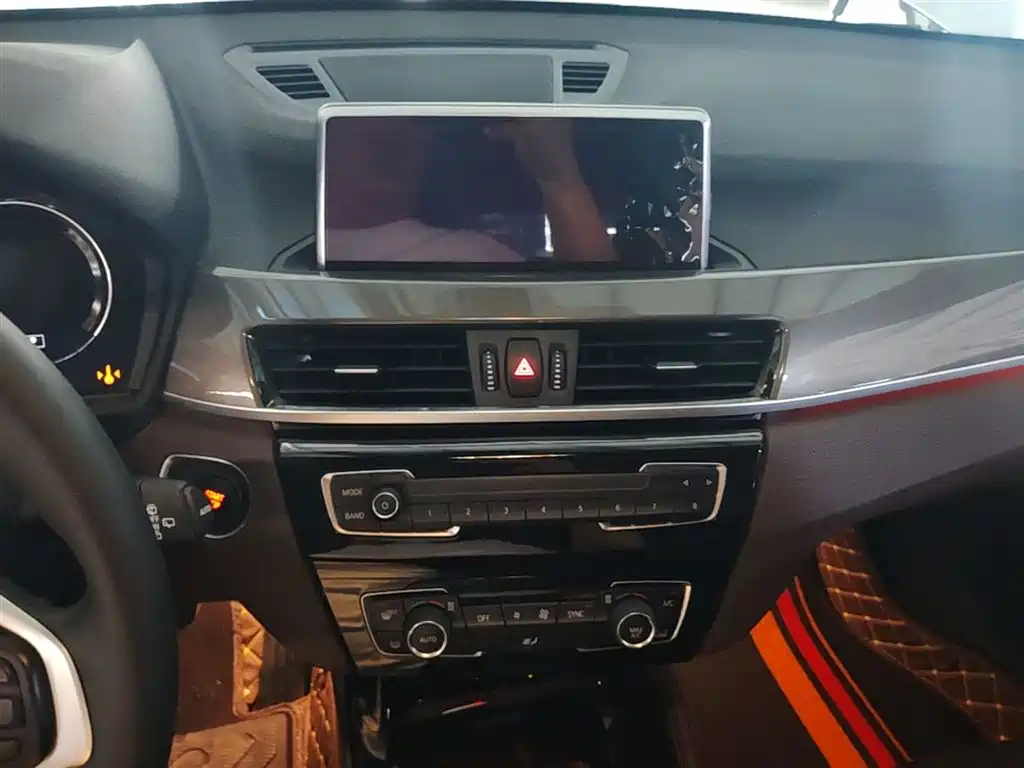 BMW X1 New Energy 2019 xDrive25Le Range Upgrade Edition фото 13