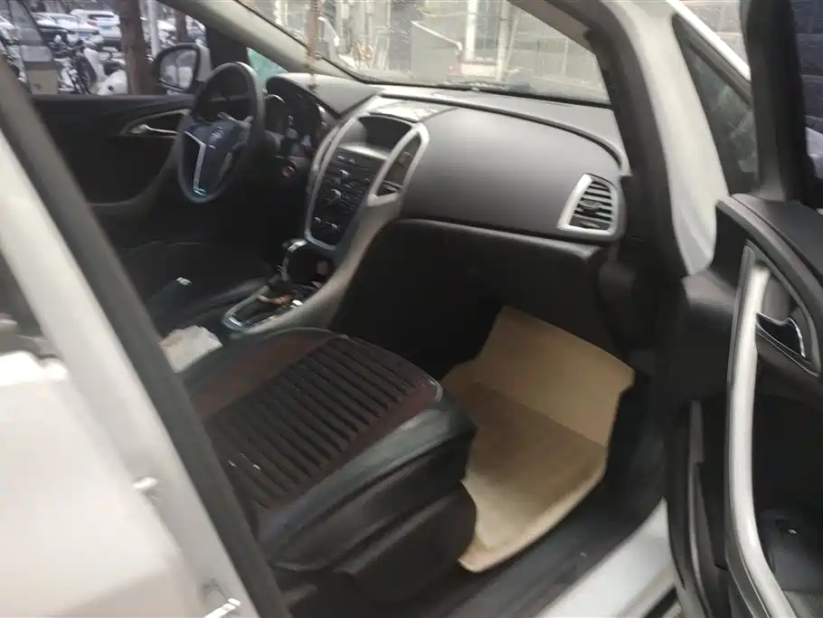 Buick Excelle 2014 XT 1.6L Automatic Fashion фото 7