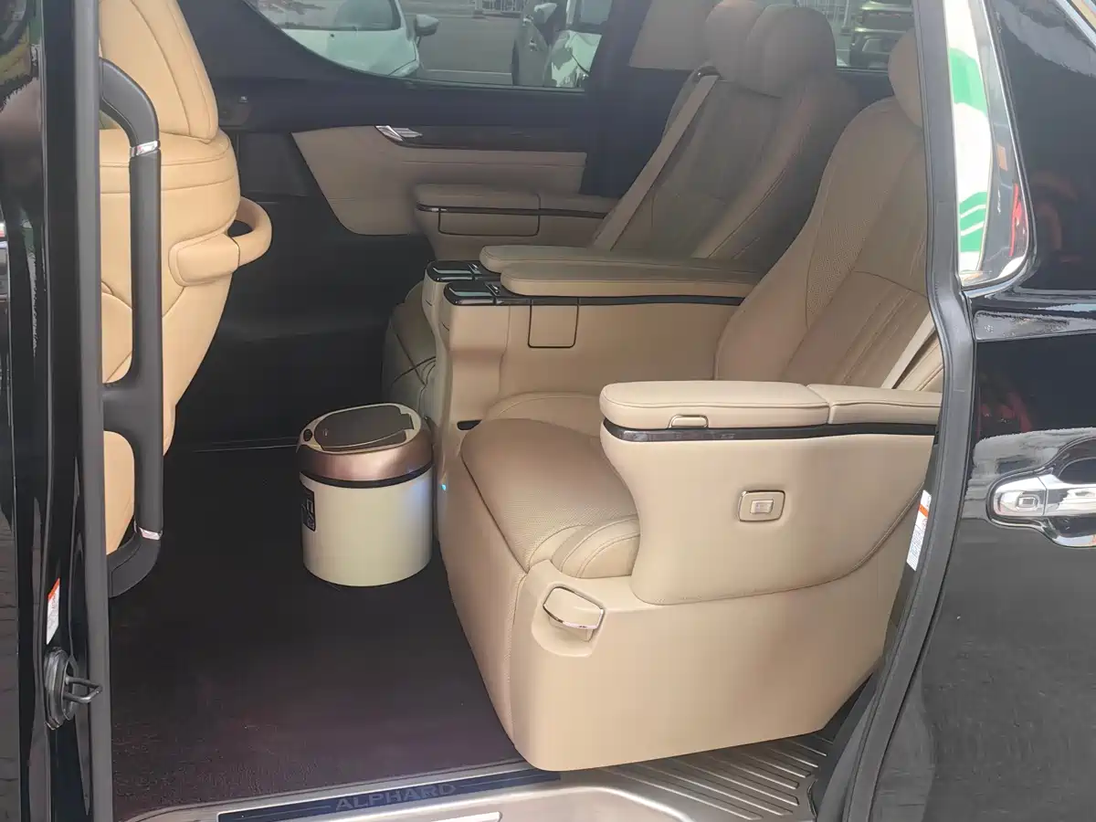 Toyota Alphard 2020 Hybrid 2.5L Premium Edition фото 5
