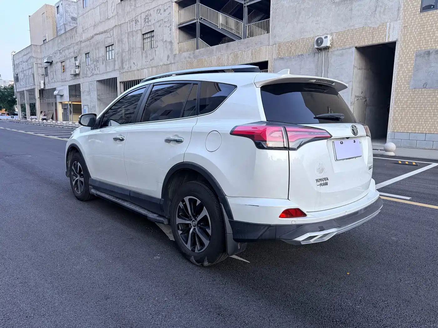 Toyota RAV4 Rongfang 2016 2.0L CVT 2WD Smart (China V) фото 7