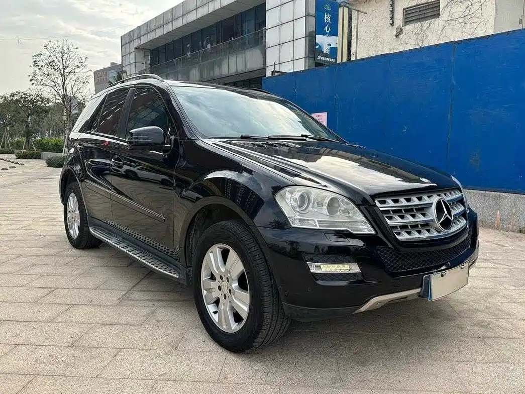 Mercedes-Benz M-Class 2010 ML 300 4MATIC фото 3