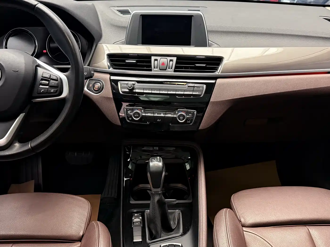 BMW X1 2019 sDrive18Li Premium Model фото 10