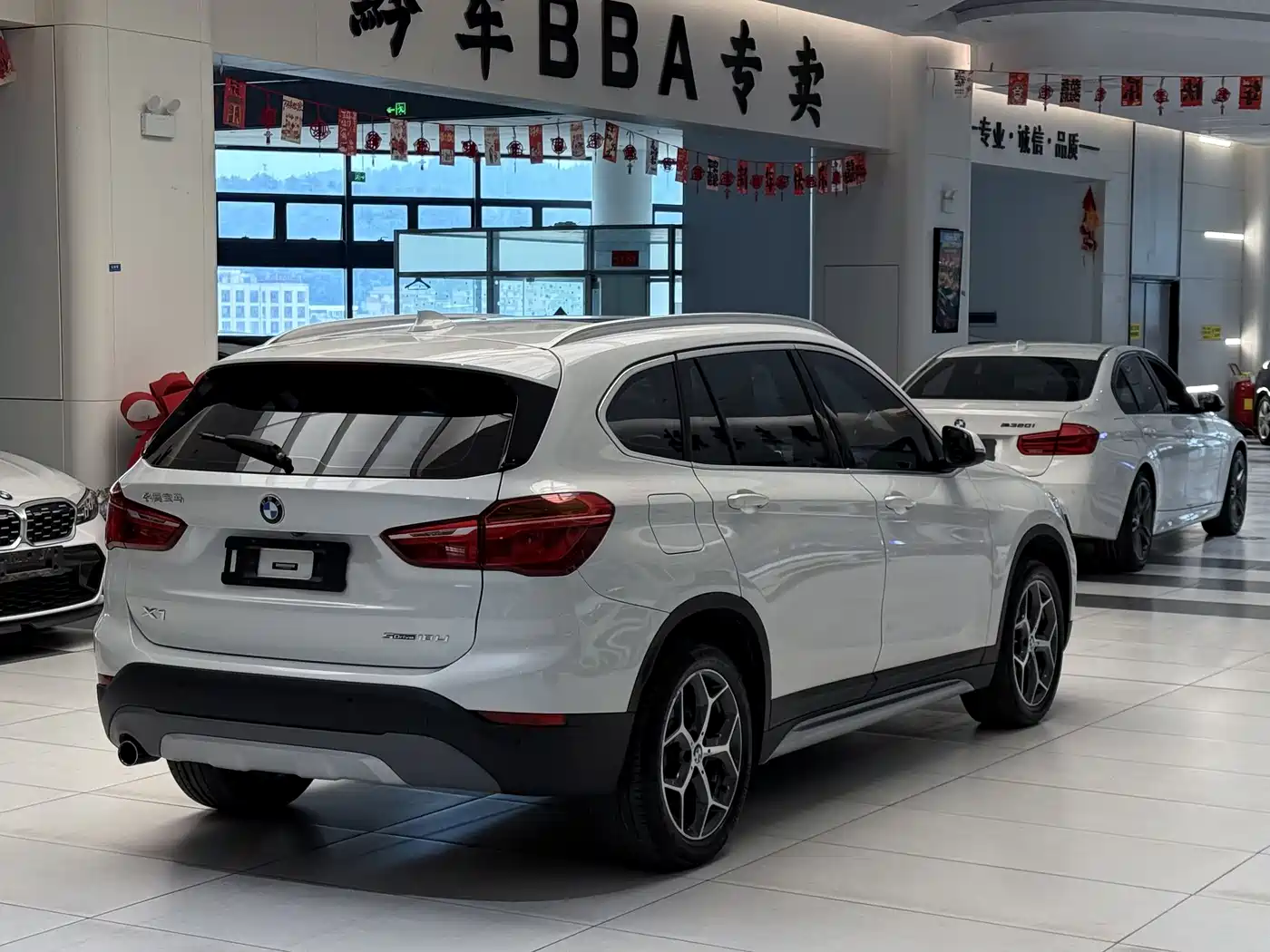 BMW X1 2019 sDrive18Li Premium Model фото 13