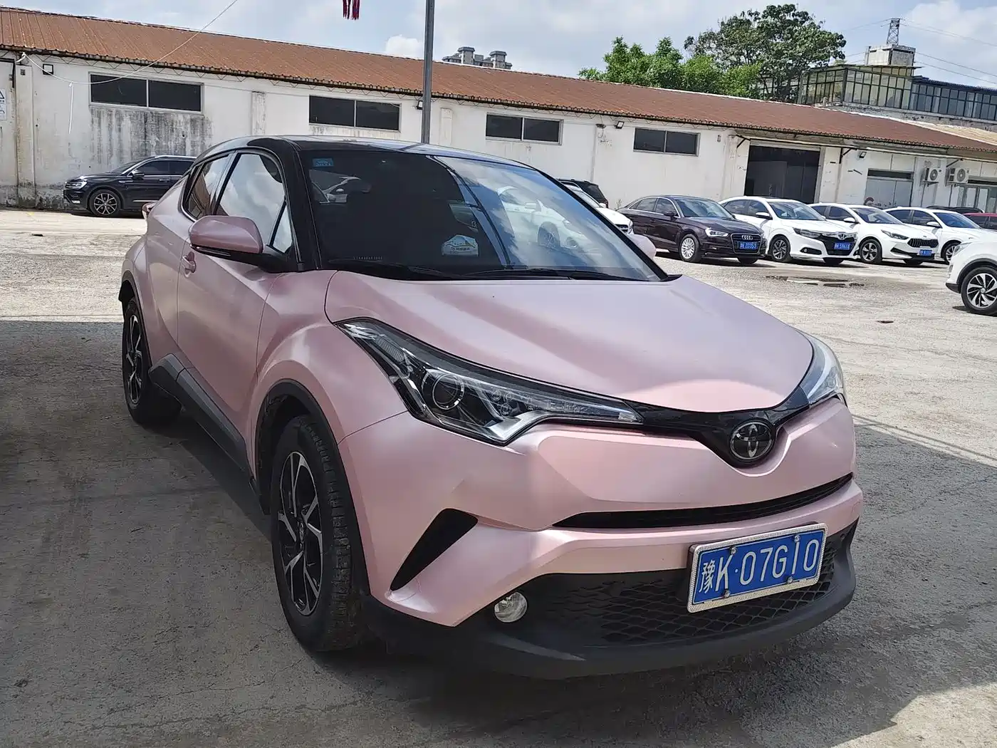 Toyota C-HR 2020 Model 2.0L Leading фото 3