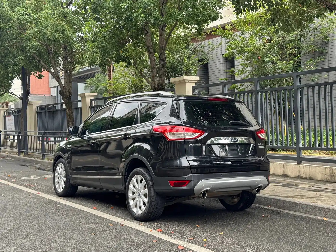 Ford Kuga 2014 2013 1.6L GTDi FWD Trend