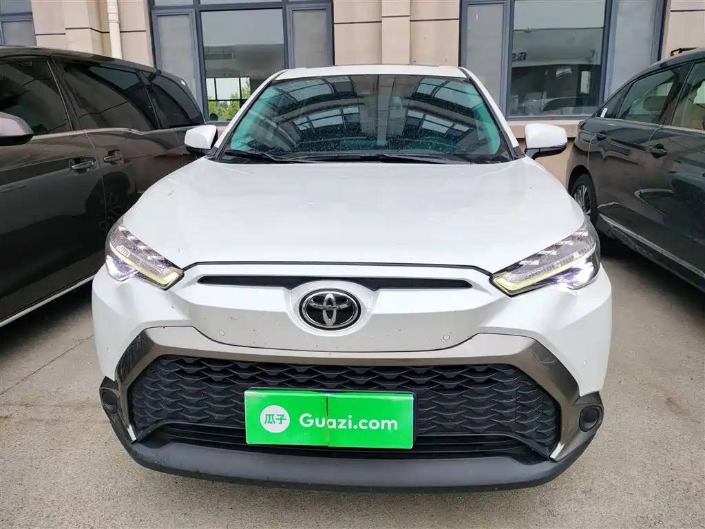 Toyota Frontlander 2022 2.0L CVT Luxury Edition фото 3