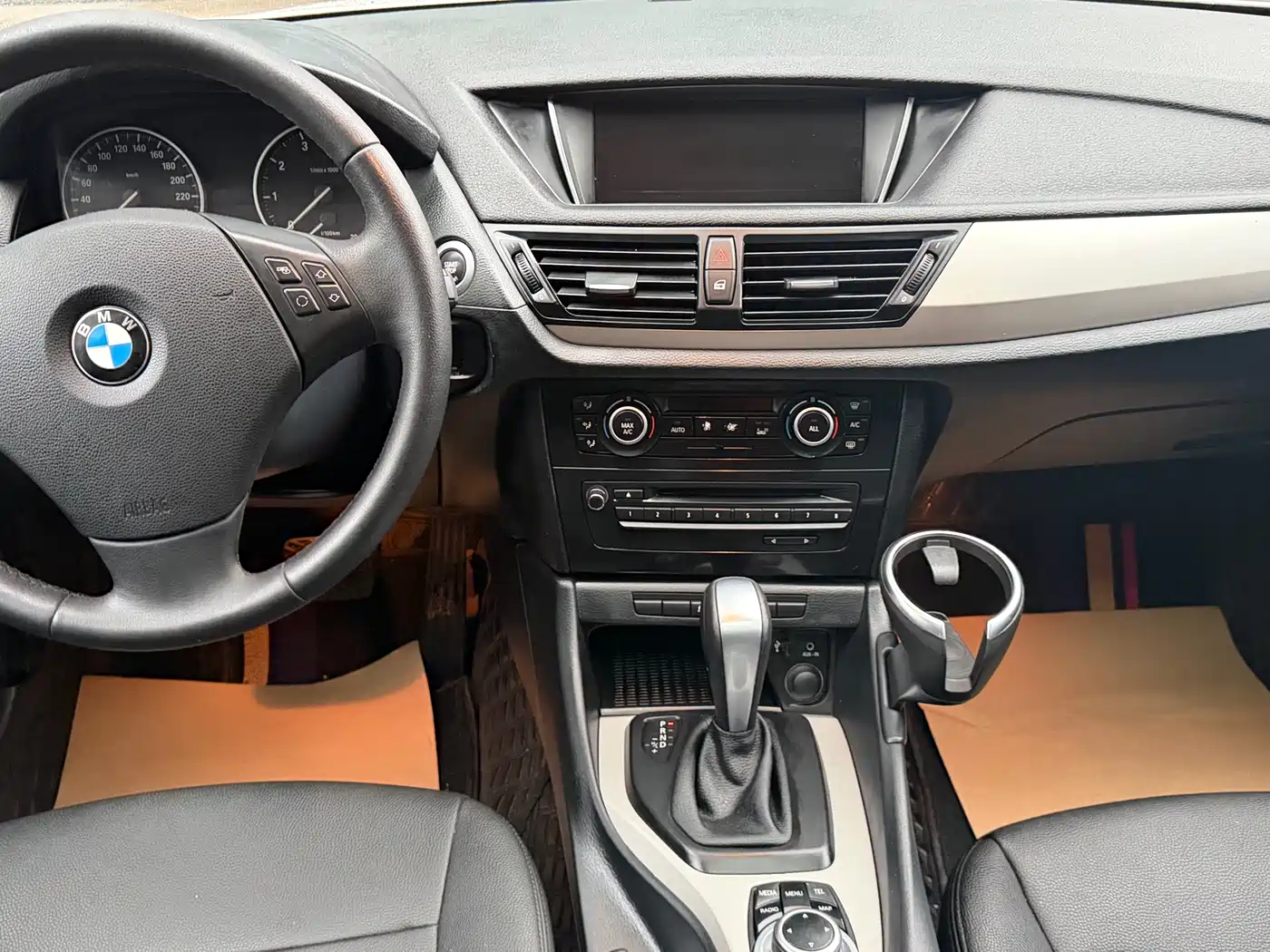 BMW X1 (Import) 2012 sDrive18i Luxury фото 11