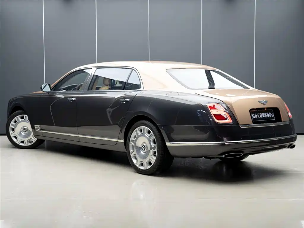 Bentley Mulsanne 2017 6.8T Long Wheelbase фото 4