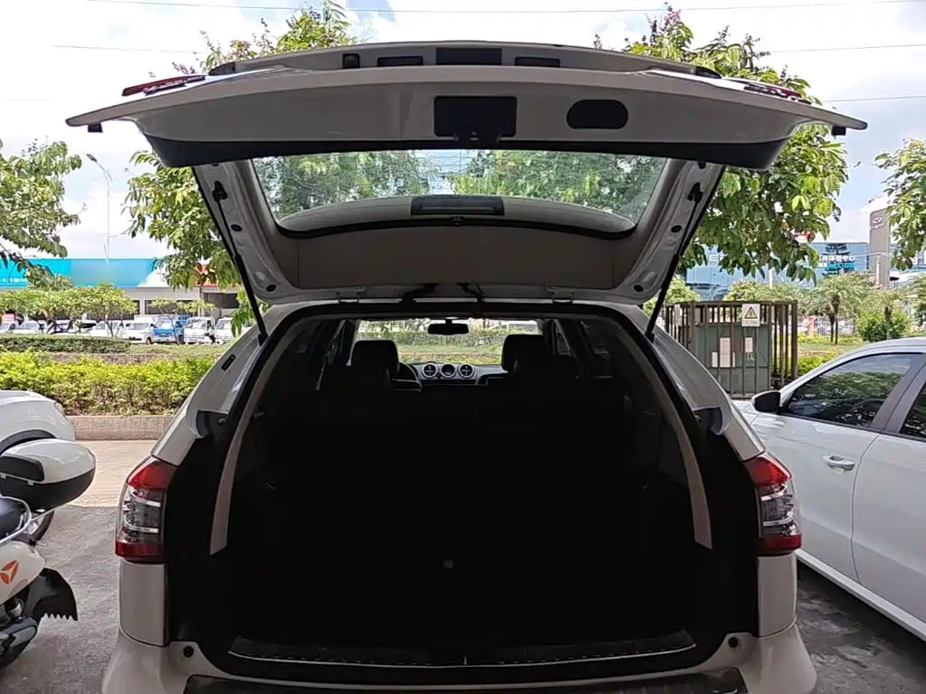 BYD S7 2017 2017 2.0T Automatic Luxury Model