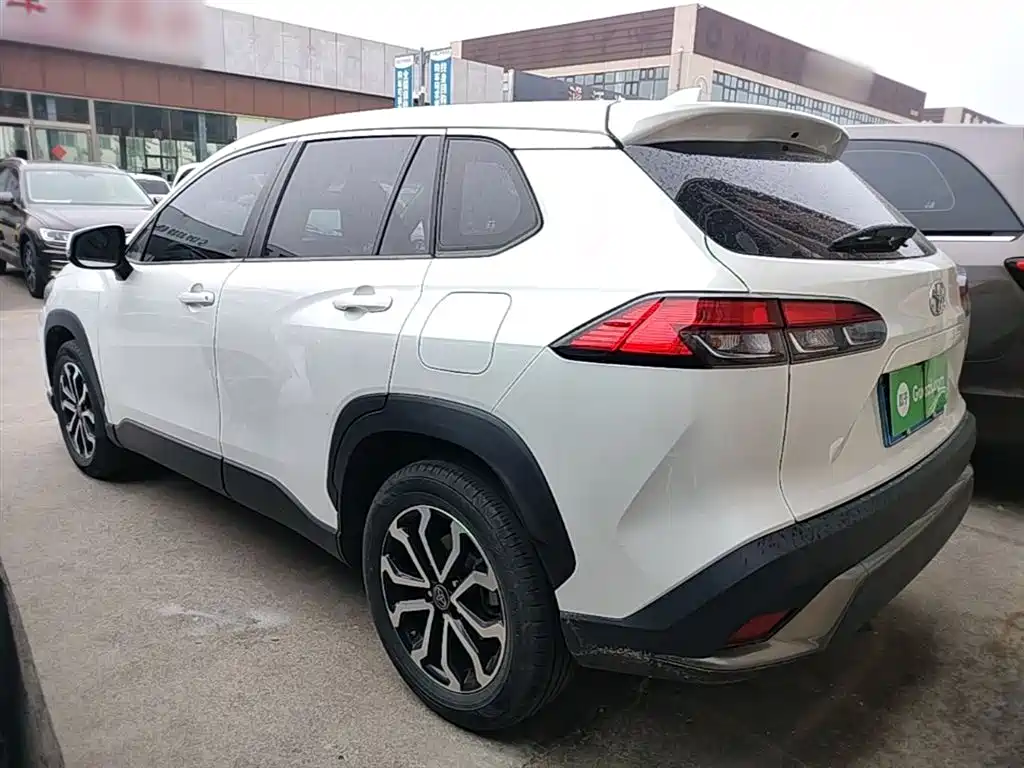 Toyota Frontlander 2022 2.0L CVT Luxury Edition фото 5