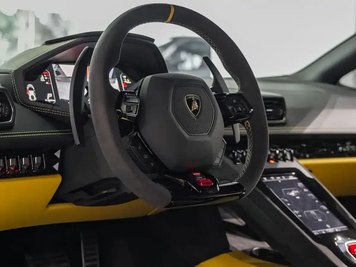 Фото 9 - Lamborghini Huracán